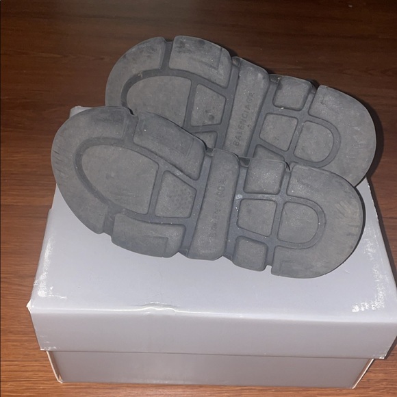 Childrens black Balenciaga sock sneakers. - Picture 4 of 5